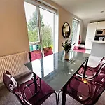 Horizon House, Modern 2-Bedroom Flat 2, Parking, Netflix, Oxford